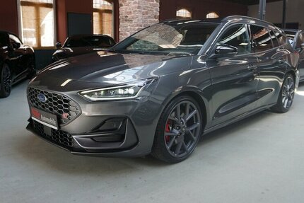 Ford Focus ST Autom. Leder B&O HuD Kamera Schalensitz