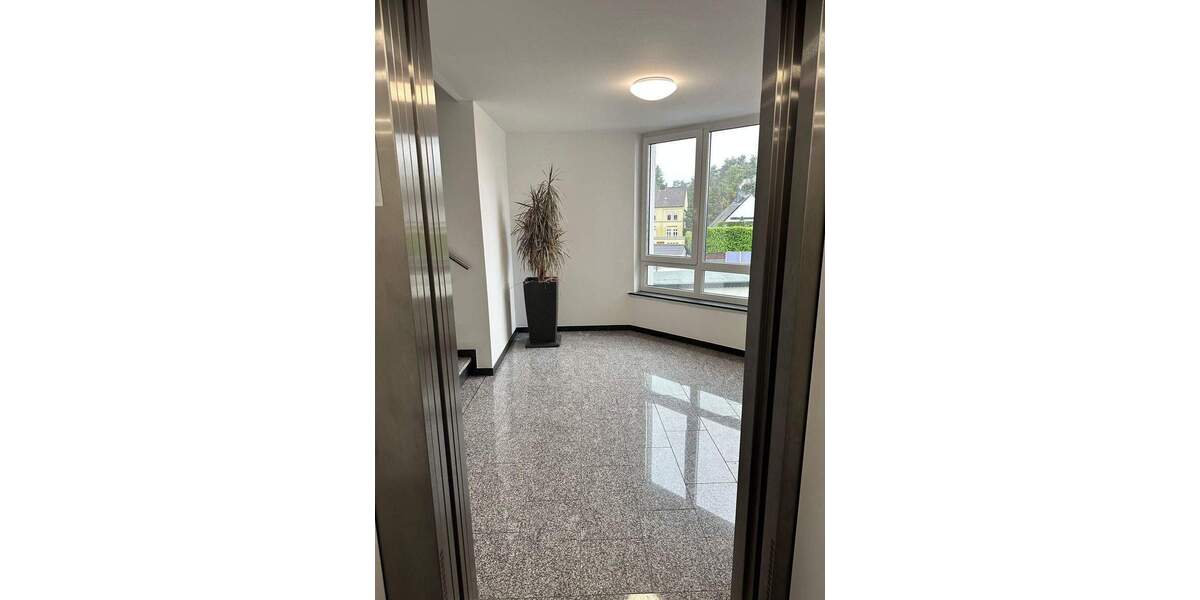 Top moderne 3 Zimmer DG-Wohnung mit 2 Dachterrassen, Aufzug & Einzelgarage! 3 zimmer