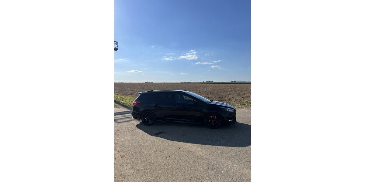 Ford Focus 79.900 km 17.800 &euro; Köln 50667