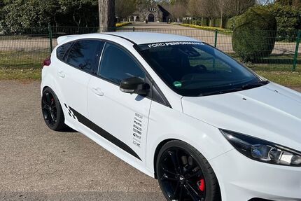 Ford Focus 100.000 km 12.500 &euro; Dormagen 41539