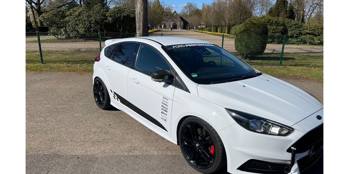 Ford Focus 100.000 km 12.500 &euro; Dormagen 41539