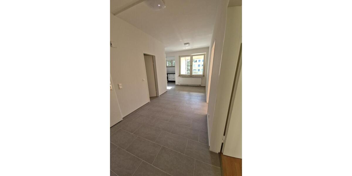 Helle 3-Zimmer Wohnung mit Balkon und Aufzug in Köln 3 zimmer