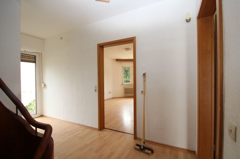 Stilvoll wohnen auf zwei Etagen – Maisonette-Wohnung mit 6 Zimmern, 2 Balkonen und Wintergarten in Hürth-Gleuel! 6 zimmer