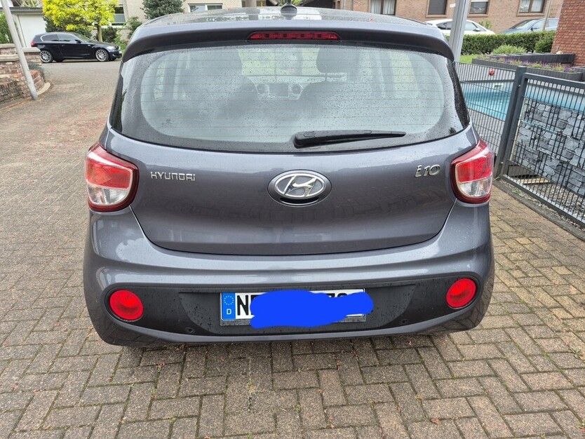 i10