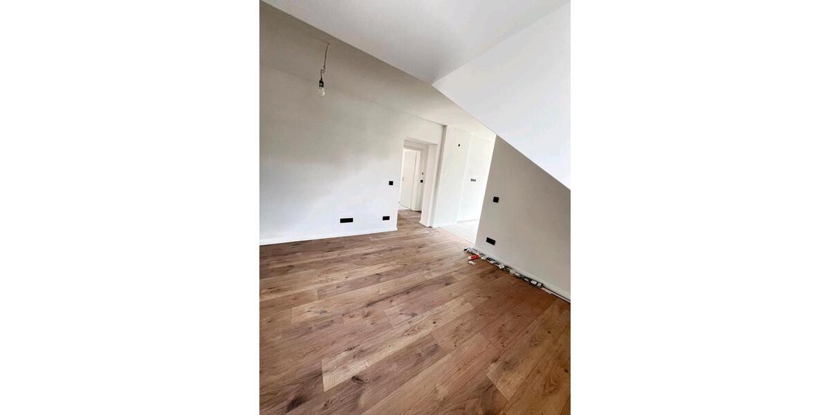 Dachgeschoßwohnung Brühl - 3 Zimmer, 54 m&sup2;, 870&euro; | Angebot:26411501