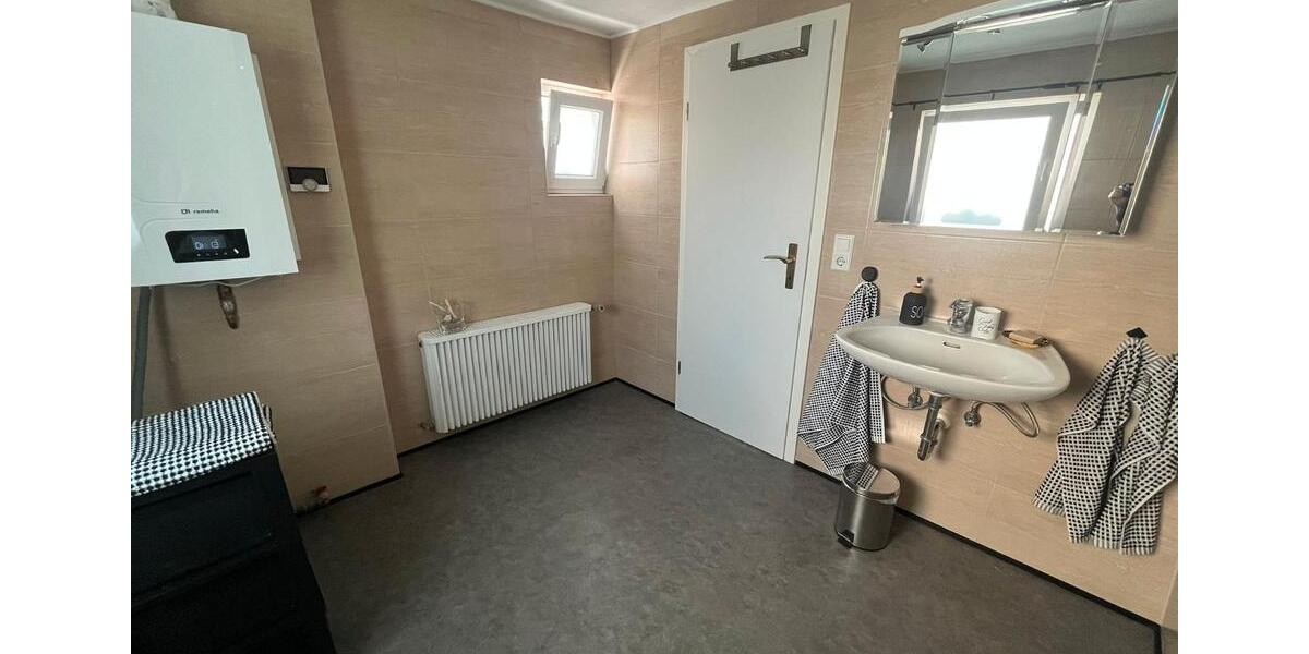 Einfamilienhaus Köln Kalk - 2 Zimmer, 80 m&sup2;, 1.200&euro; | Angebot:27615004