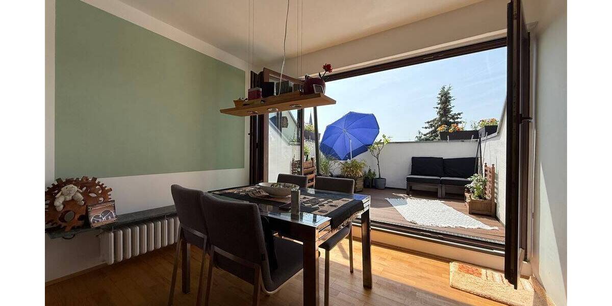 Stadtleben mit Rückzugsort - Ihr neues Zuhause mit sonniger Dachterrasse über den Dächern von Kalk 3 zimmer