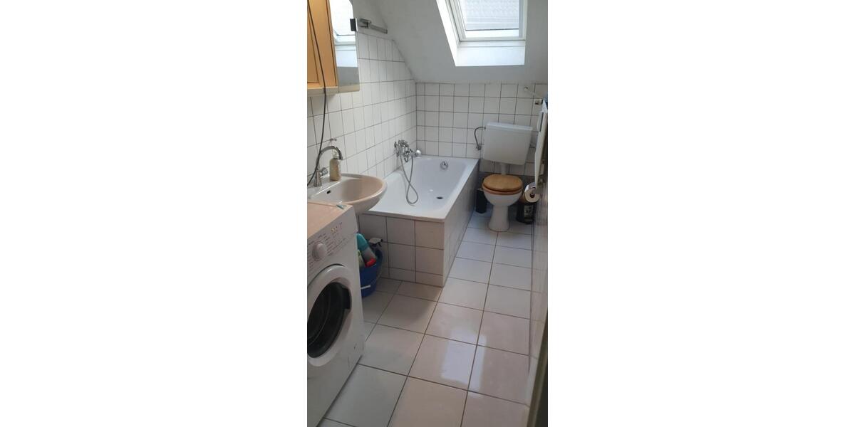 Dachgeschoßwohnung Neuss - 3 Zimmer, 60 m&sup2;, 850&euro; | Angebot:26248871