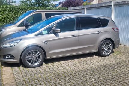 Ford S-Max 109.000 km 21.500 &euro; Langenfeld 40764