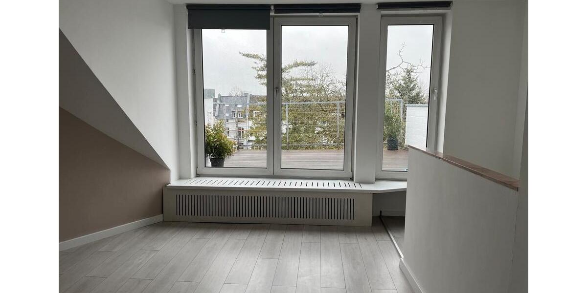 Dachgeschoßwohnung Düsseldorf Niederkassel - 3 Zimmer, 78 m&sup2;, 1.670&euro; | Angebot:25274248