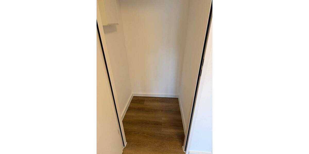 Etagenwohnung Köln Westhoven - 3 Zimmer, 96 m&sup2;, 1.400&euro; | Angebot:25568412