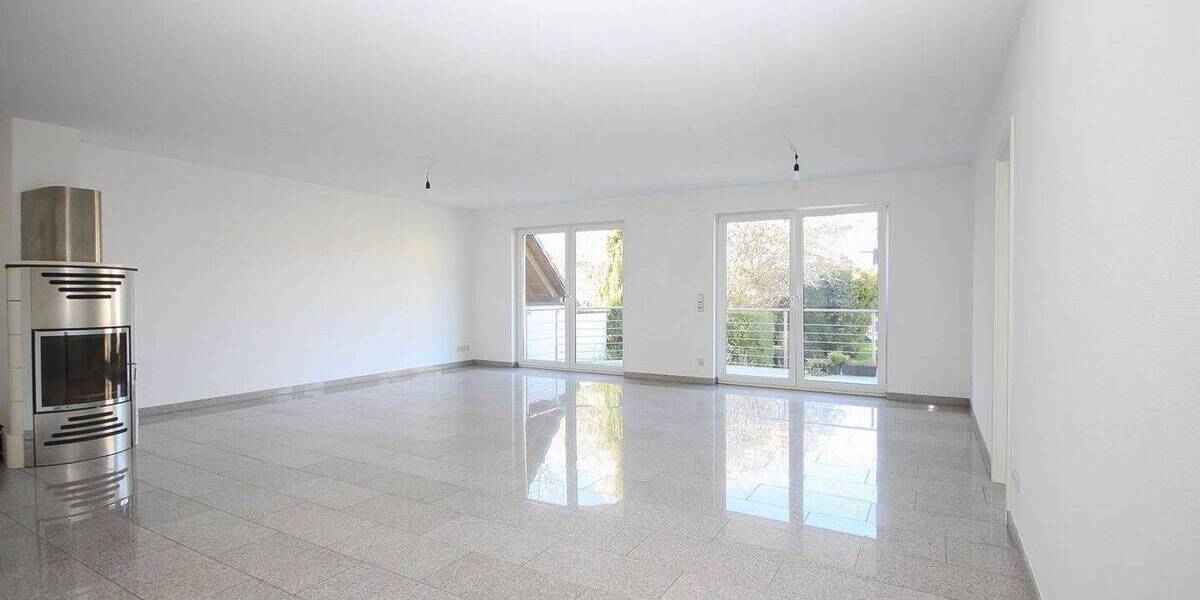 Großzügige Erdgeschosswohnung mit großem Balkon in ruhiger Lage 2 zimmer