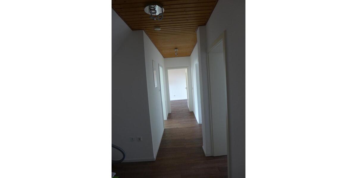 Dachgeschoßwohnung Düsseldorf Stadtbezirk 7 - 4 Zimmer, 96 m&sup2;, 1.200&euro; | Angebot:25478974