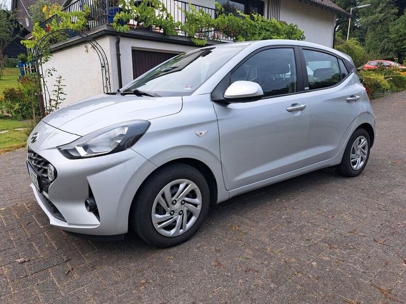i10