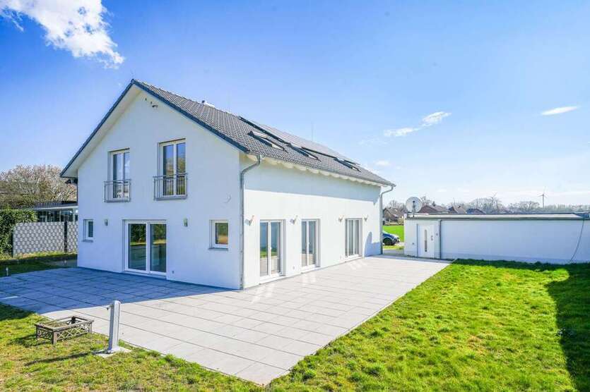Haus zum Kaufen in Bedburg 799.000 € 210 m²