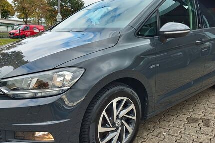 VW Touran 117.978 km 16.490 € Remscheid 42855