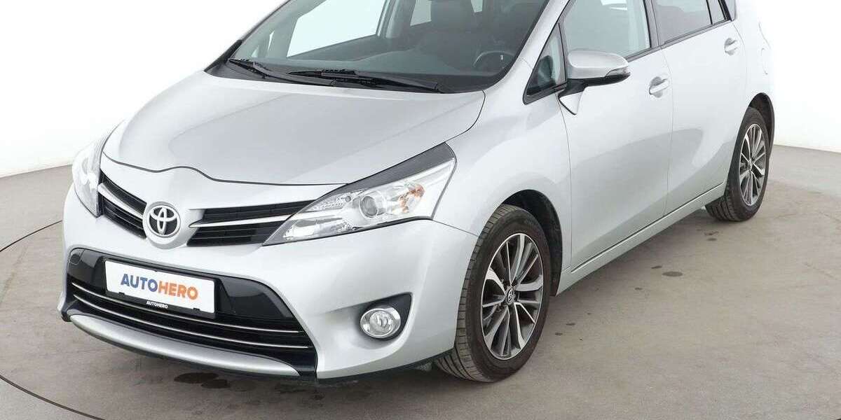 Toyota Verso 114.976 km 15.990 &euro; Köln 50739