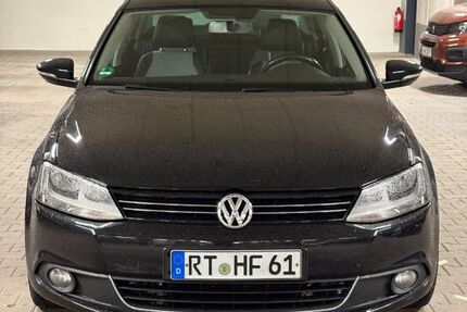 VW Jetta 192.000 km 8.700 &euro; Düsseldorf 40472