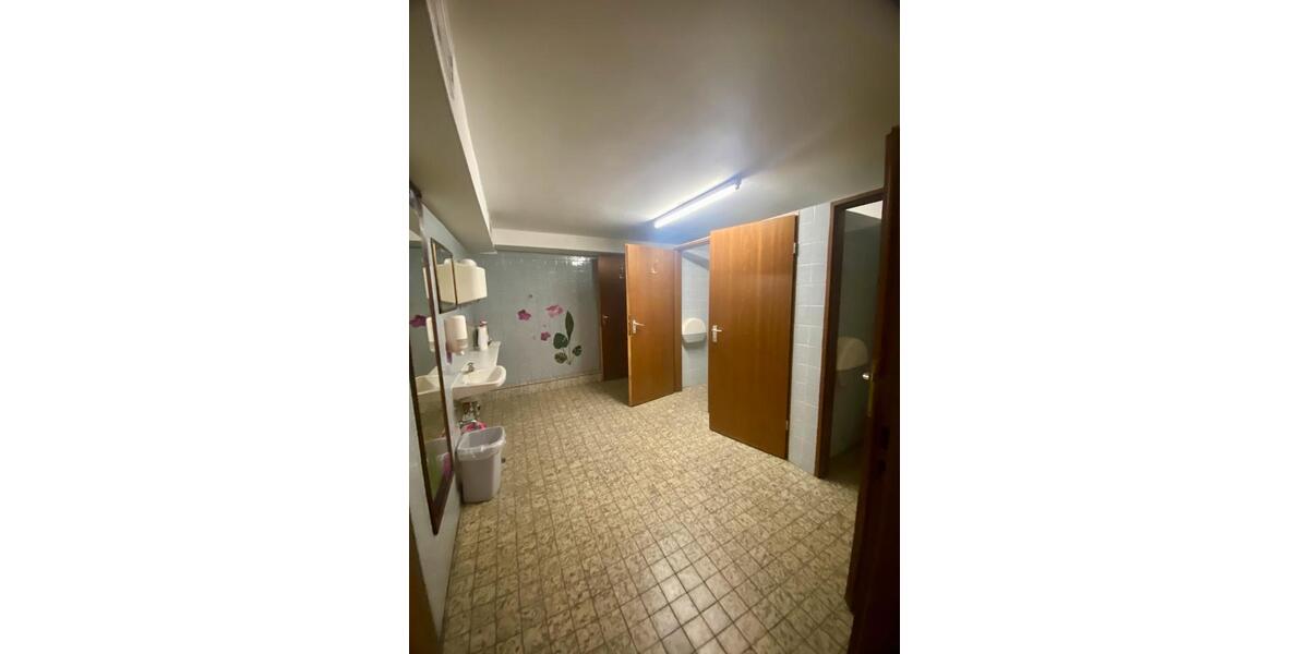 Attraktives LadenlokalGewerbeeinheit in Köln Kalk zimmer