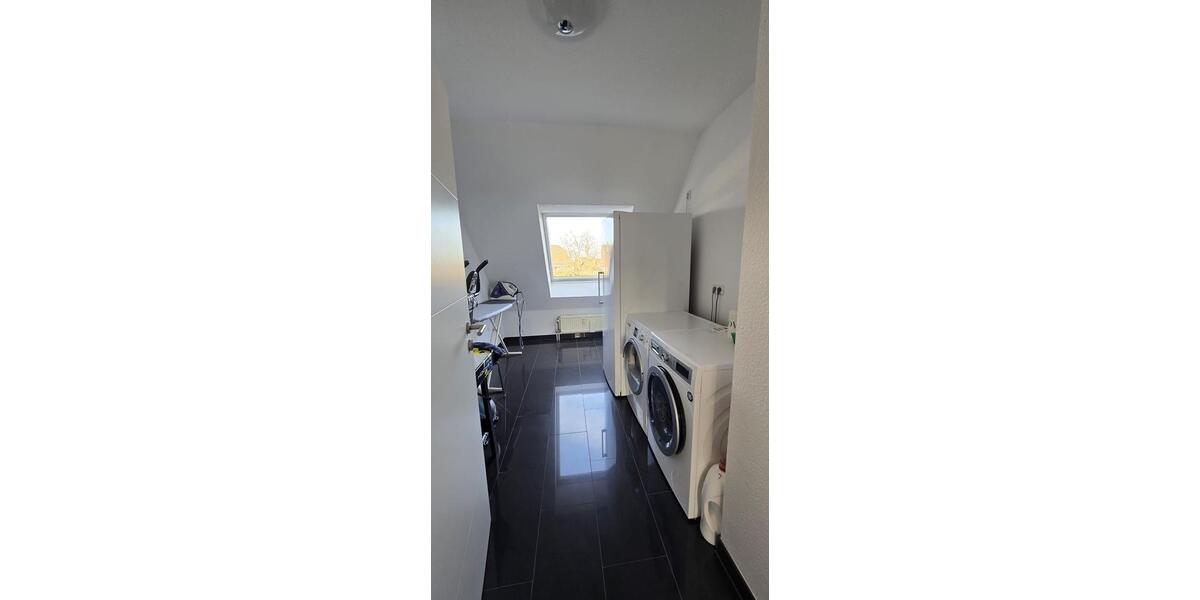 Dachgeschoßwohnung Solingen Ohligs - 2 Zimmer, 57 m&sup2;, 175.000&euro; | Angebot:25642570