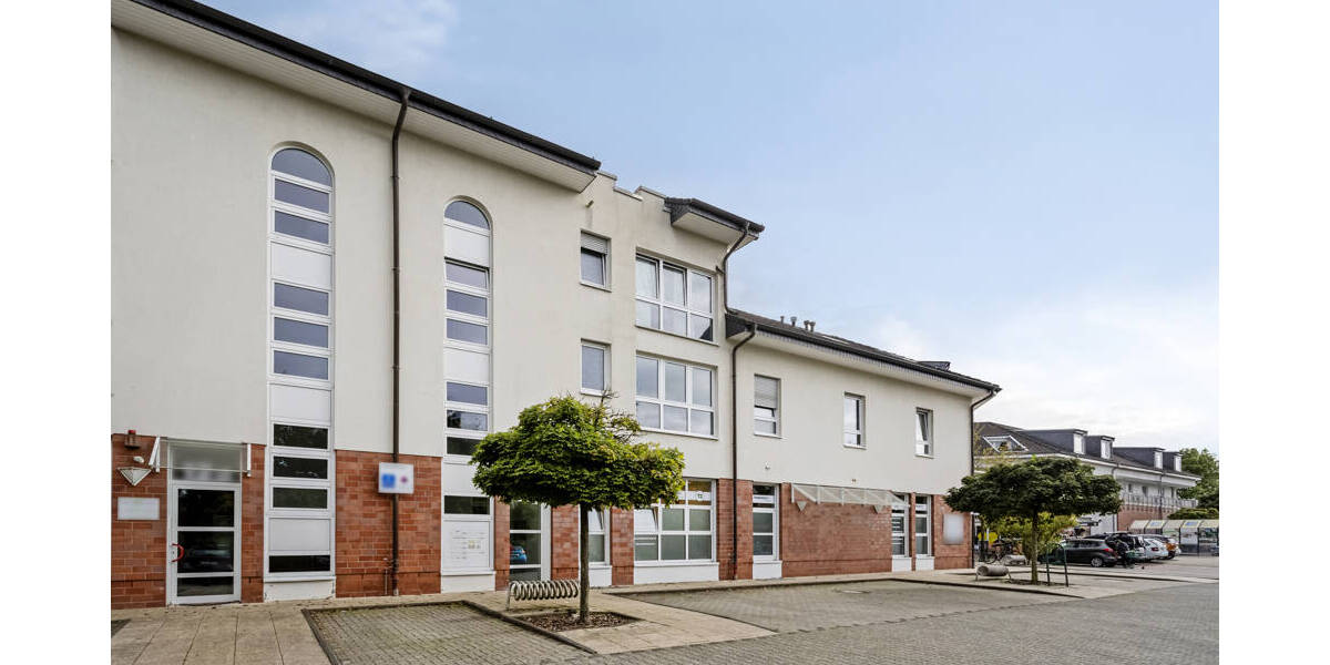 *** Lichtdurchflutete Dachgeschosswohnung mit zwei sonnigen Dachterrassen in Top-Lage *** 2 zimmer