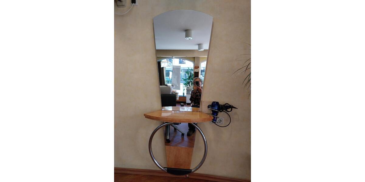 FRISEURSALON-EINRICHTUNG KURZFRISTIG ZU ERKAUFEN 1 zimmer