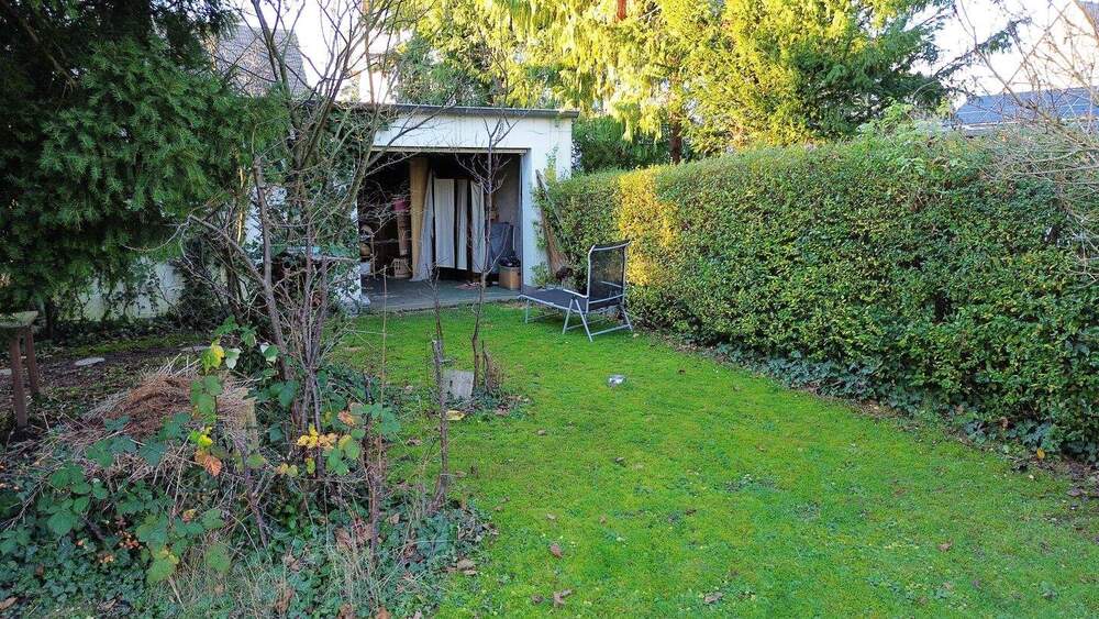 Attraktive Doppelhaushälfte mit großem Garten, Doppelgarage und 5 Zimmern! 5 zimmer