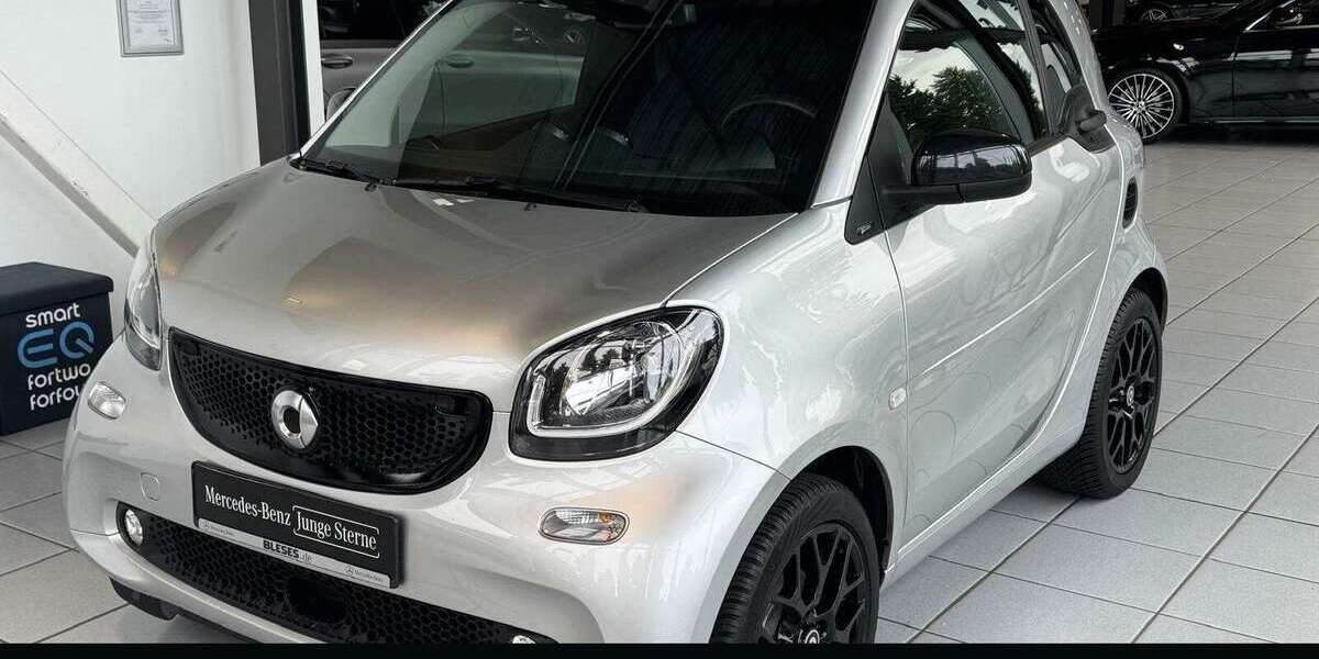 Smart forTwo 81.890 km 14.680 &euro; Köln 51105