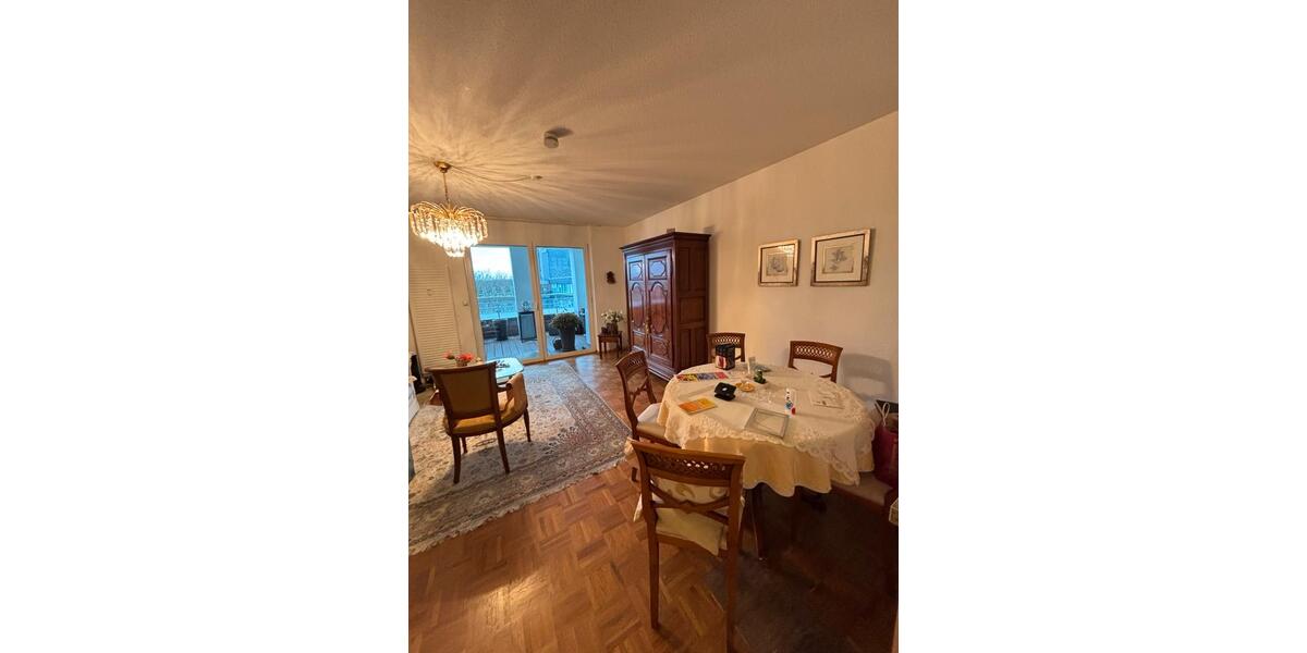 Seniorenwohnung mit Terrasse, Stellplatz, Aufzug und Küche 2 zimmer