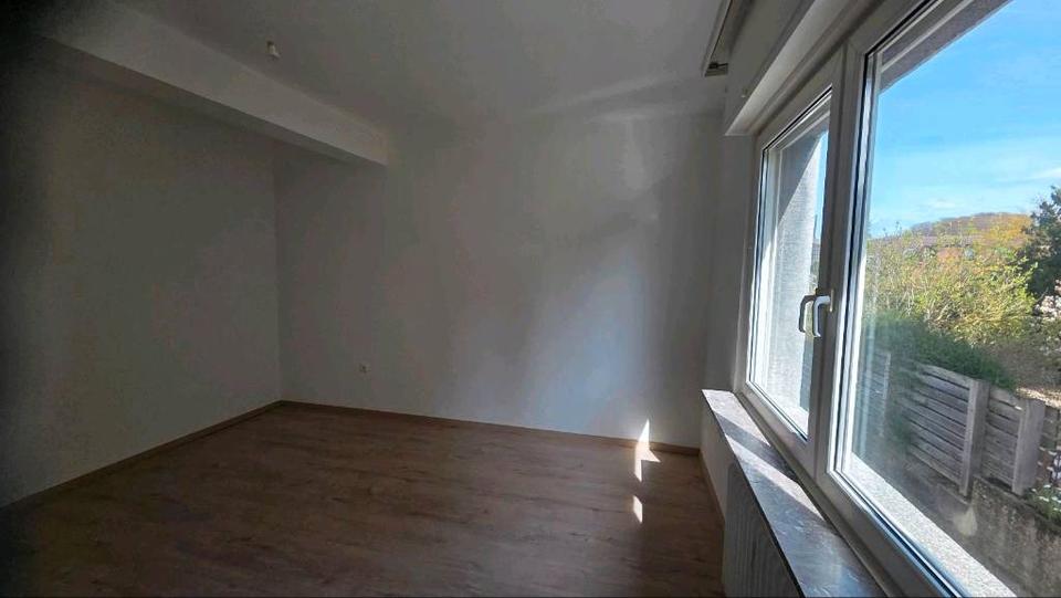 Erdgeschoßwohnung Bergisch Gladbach Gronau - 3 Zimmer, 110 m&sup2;, 1.650&euro; | Angebot:26055113