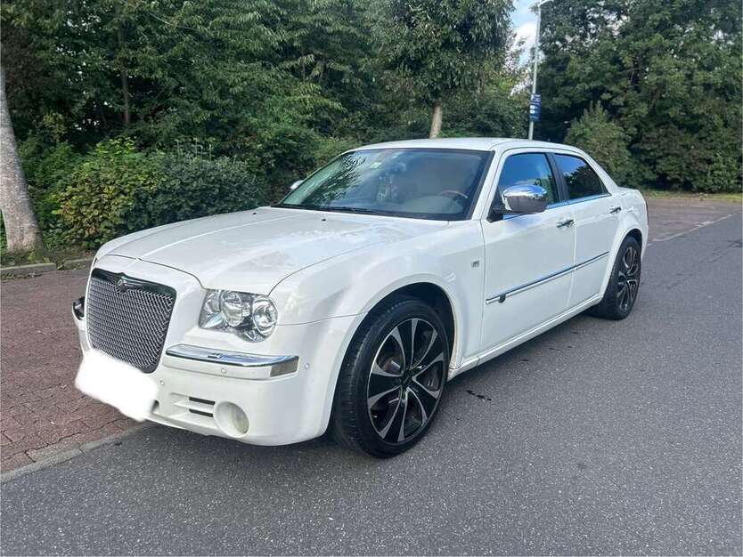 Chrysler 300C 251.000 km 6.500 € Kerpen 50169