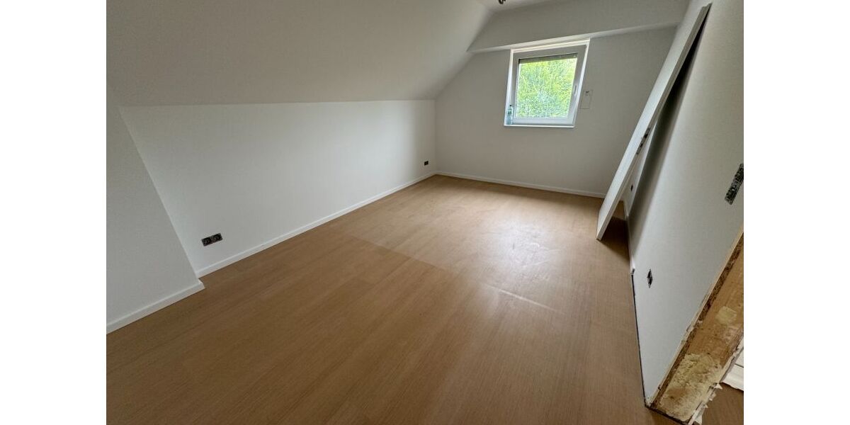 Erstbezug großzügige Maisonette in Rösrath TOP Anbindung Nahe Autobahn - Maisonettenwohnung Rösrath | Angebot:27085335