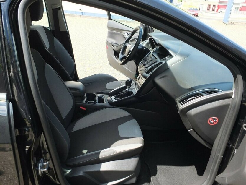 Ford Focus CHAMPIONS EDITION 5-TÜRIG orig.53.215 km ! 53.215 km 8.298 € Köln 50858