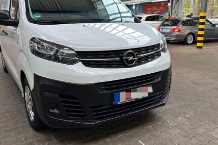 Opel Vivaro 27.000 km 18.500 &euro; köln 50739