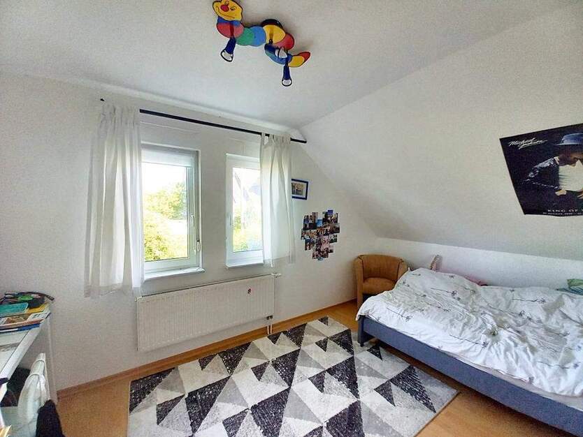 CITYHOUSE: Schöne Doppelhaushälfte mit großem Garten, Hobbyraum Souterrain, Keller, Terrasse 4 zimmer