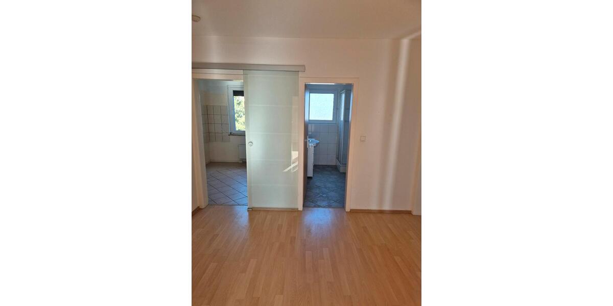 Etagenwohnung Leverkusen Bürrig - 3 Zimmer, 82 m&sup2;, 1.300&euro; | Angebot:24795132