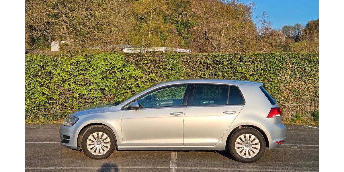 VW Golf 135.000 km 8.100 &euro; Rösrath 51503