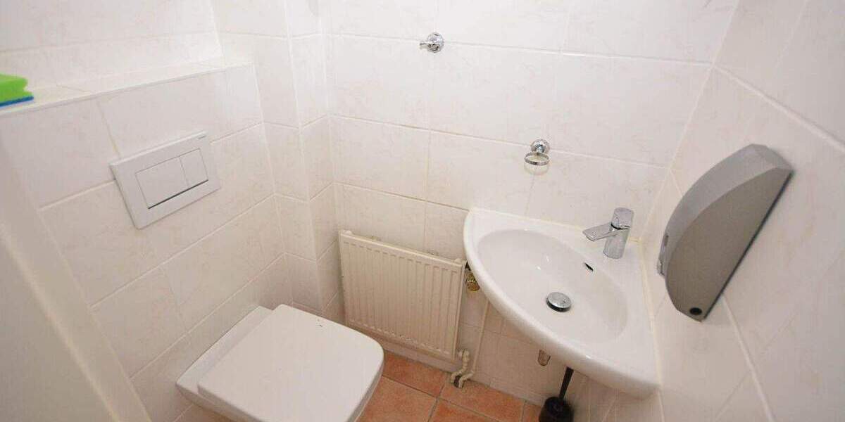 Gepflegtes Reihenhaus mit modernisierter Ausstattung, Garten, Keller und zwei Stellplätzen 5 zimmer