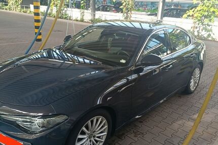 Alfa Romeo Giulia 157.000 km 15.800 € Köln 50735