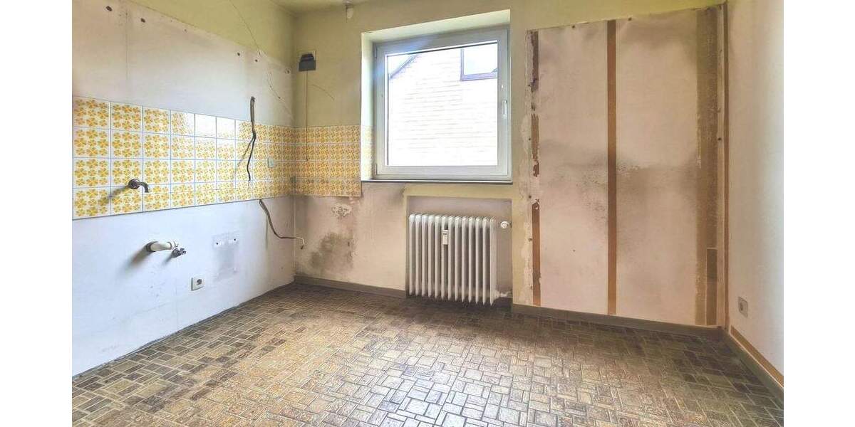 TOPLAGE IM HILDENER NORDEN - Dachterrassenwohnung mit Modernisierungsbedarf 3 zimmer