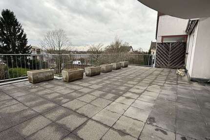 Wohnung zum Mieten in Troisdorf 989 € 92.7 m² 2 zimmer