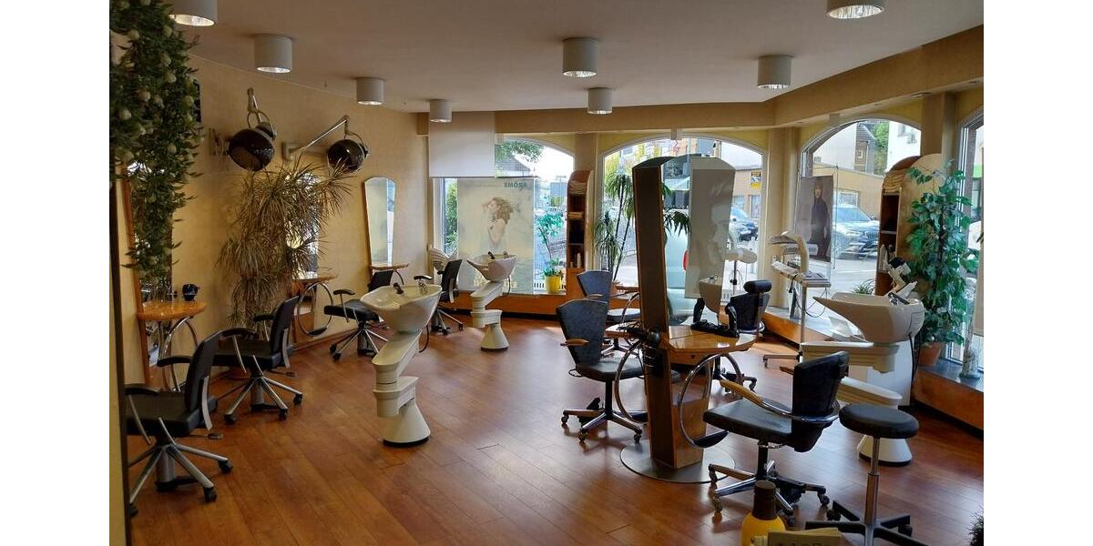 FRISEURSALON-EINRICHTUNG KURZFRISTIG ZU ERKAUFEN 1 zimmer