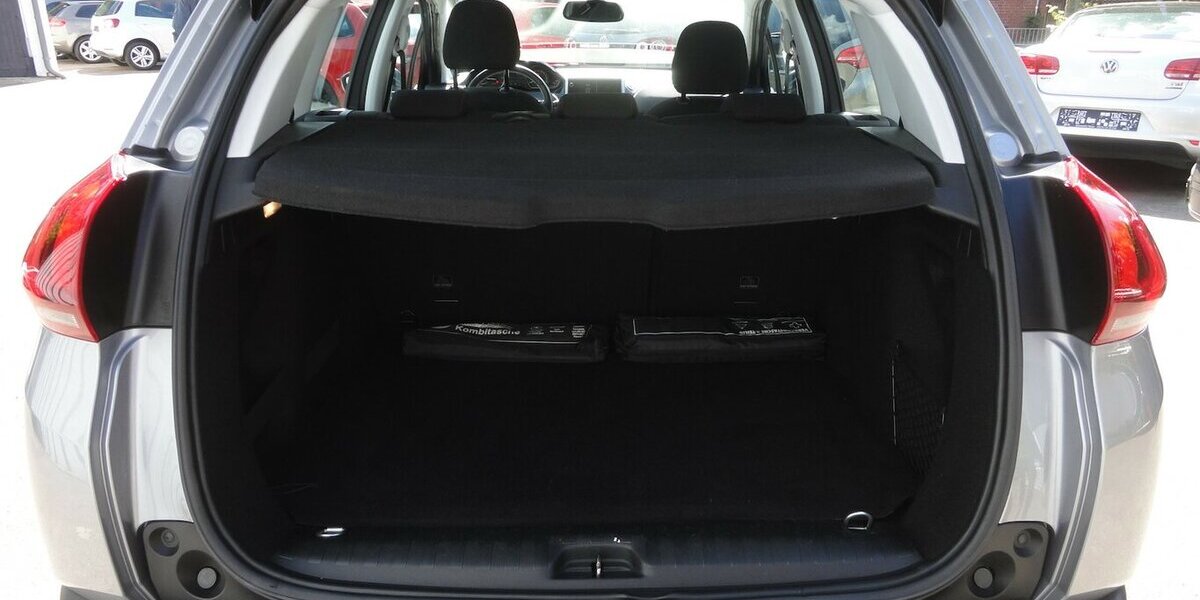 Peugeot 2008 Active 1,2 Klima SHZ PDC Allwetter 60.000 km 8.990 € Neuss 41462