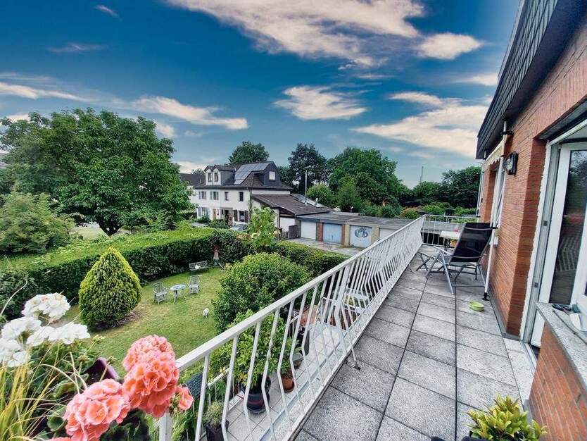 CITYHOUSE: Mehrfamilienhaus solide vermietet mit großem Garten, Keller, Stellplatz und Garage 9 zimmer