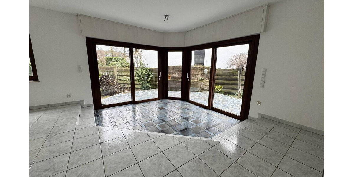 Etagenwohnung Bergisch Gladbach Schildgen - 3 Zimmer, 109 m&sup2;, 1.490&euro; | Angebot:26037052