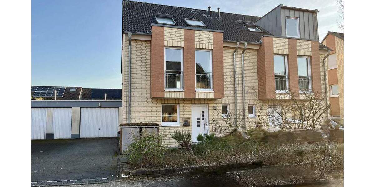 Solide DHH mit guter Ausstattung in Schlebusch 5 zimmer