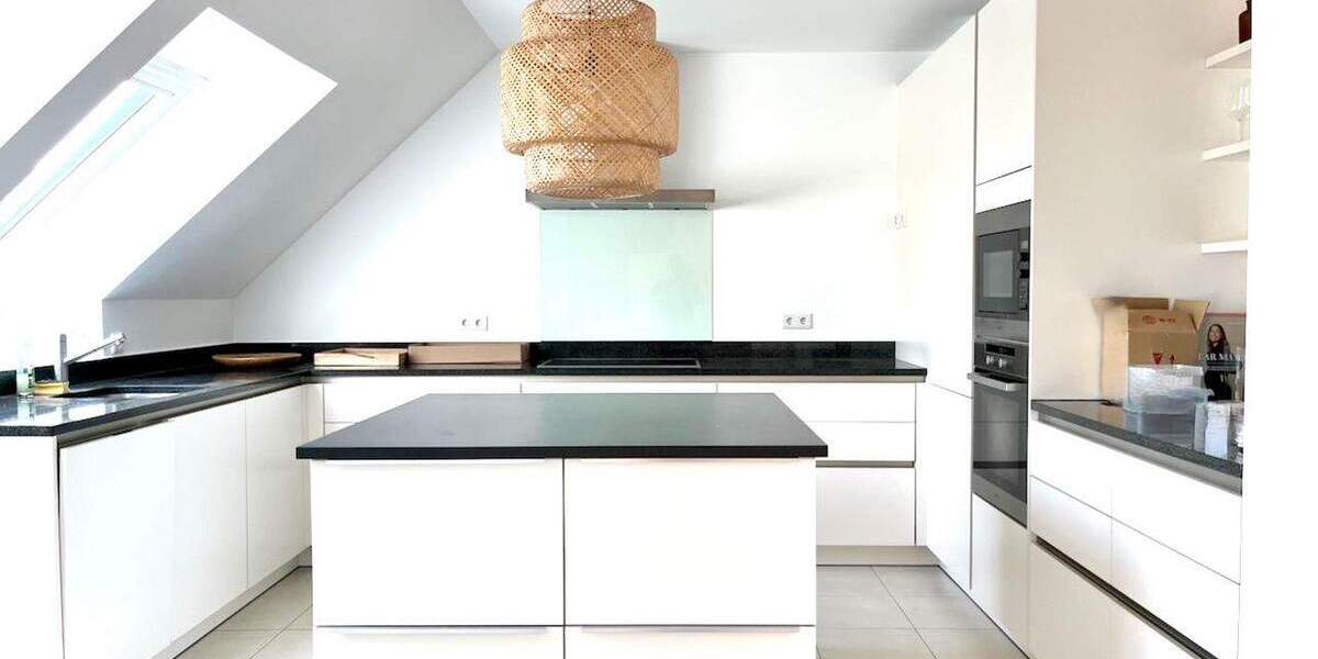 Cecilienallee: Premium-Maisonette mit Rheinblick, Klima, Einbauküche und Tiefgarage 3 zimmer