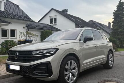 VW Touareg 74.200 km 50.600 &euro; Düsseldorf 40231