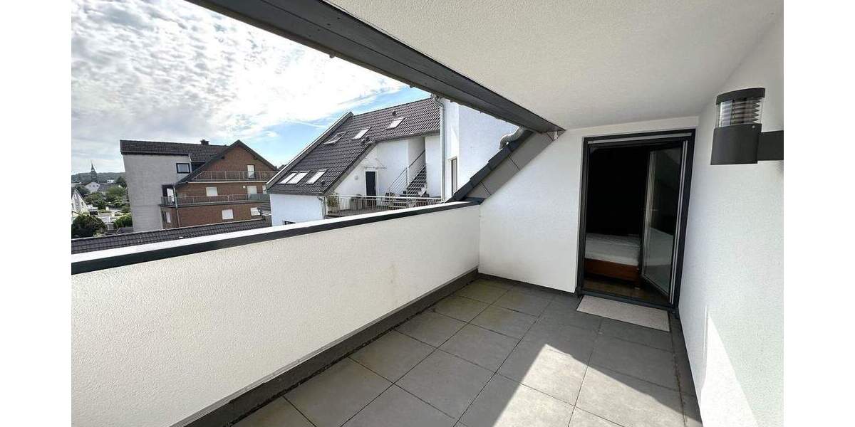 Top moderne 3 Zimmer DG-Wohnung mit 2 Dachterrassen, Aufzug & Einzelgarage! 3 zimmer