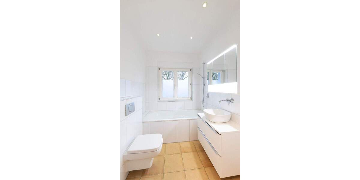 * Freistehendes Einfamilienhaus mit hoher Lebensqualität in begehrter Gerresheimer Lage * 6 zimmer